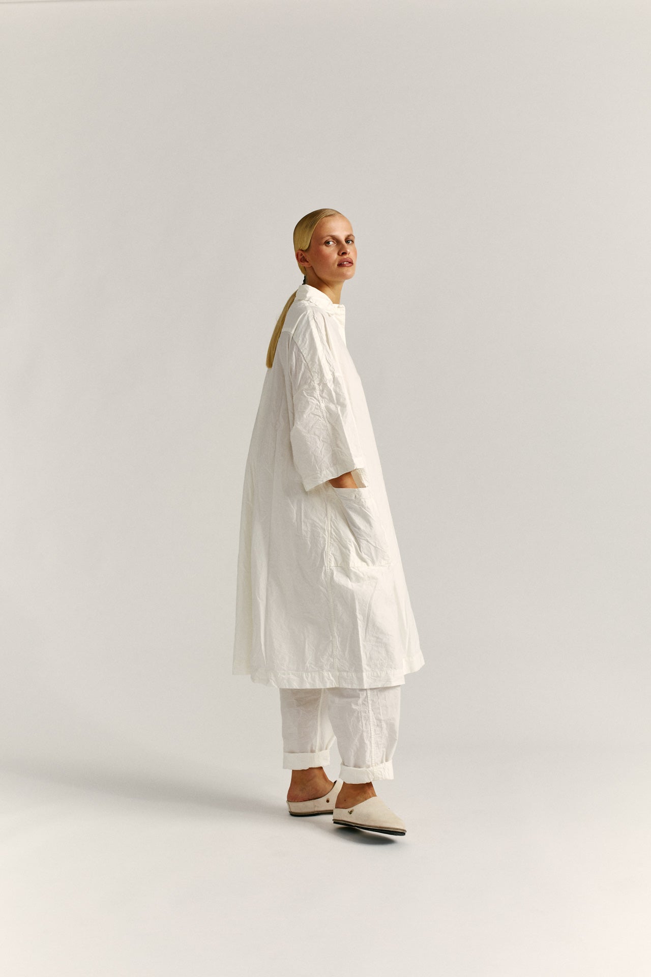 BIG T DRESS - PAPER - WHITE