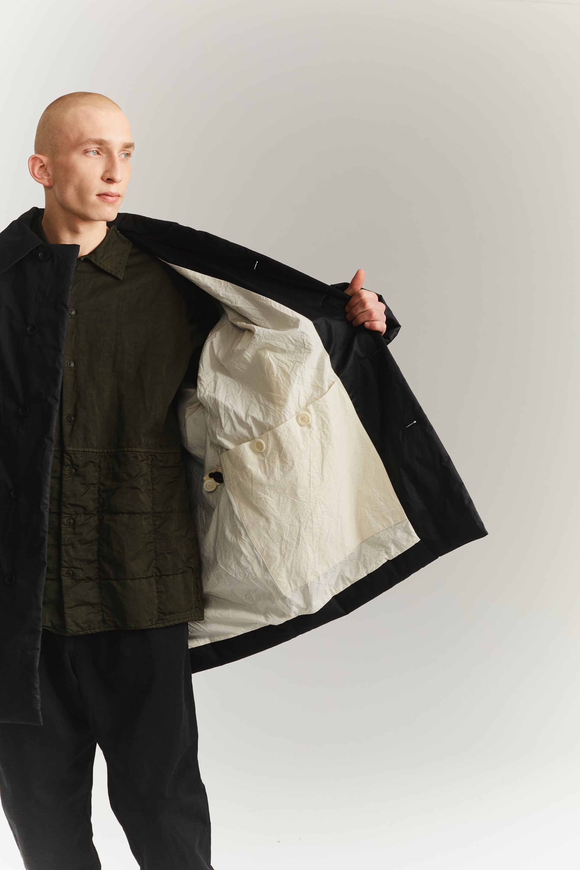 MANTEAU TRIANGLE - LAQUÉ - NOIR