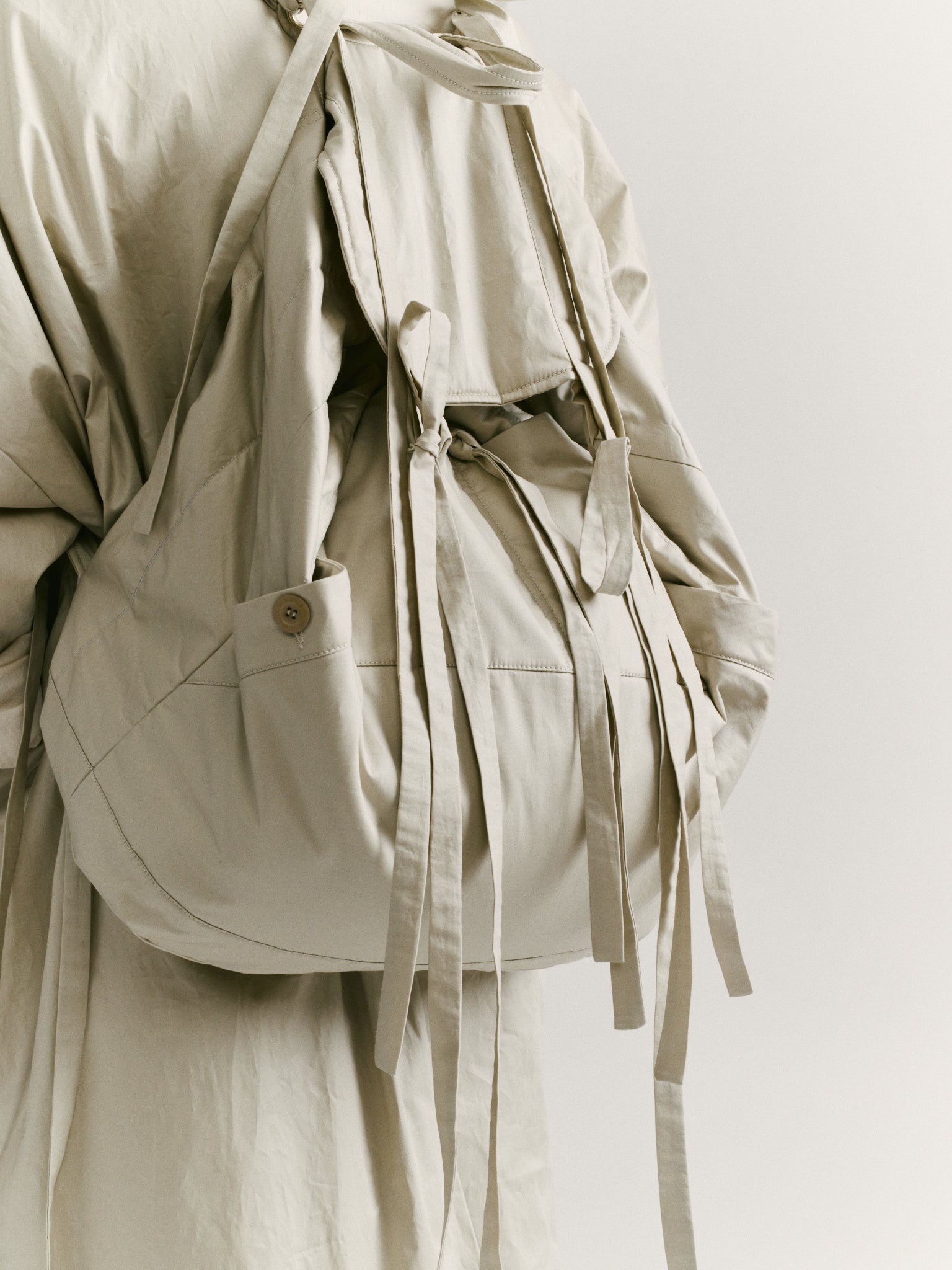 MILI BACK PACK - LACQUED - CONCRETE
