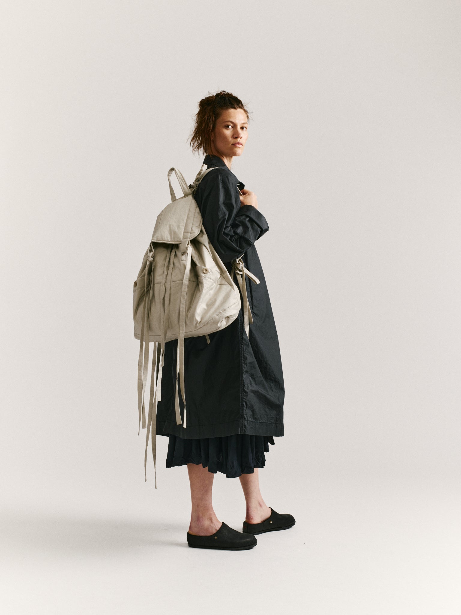 MILI BACK PACK - LACQUED - CONCRETE