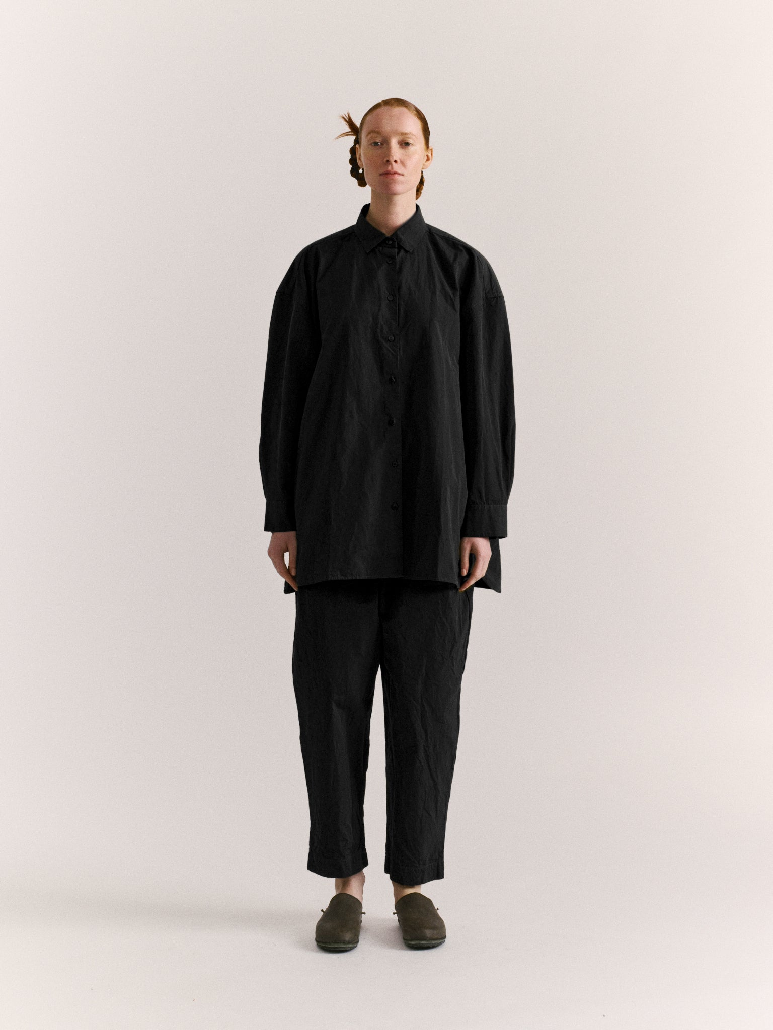 HAMNET SHIRT - PAPER COT - PITCH BLACK