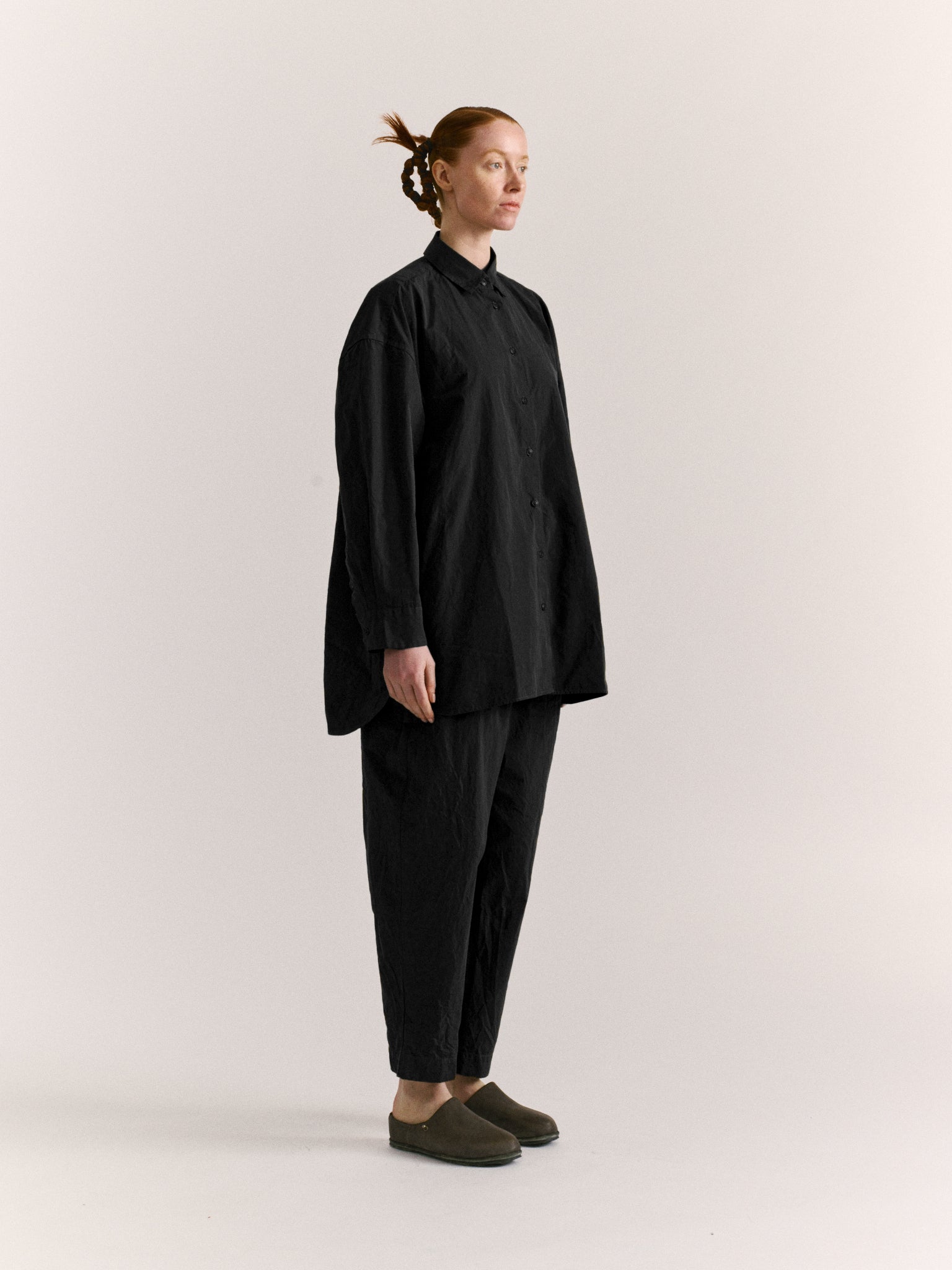 HAMNET SHIRT - PAPER COT - PITCH BLACK