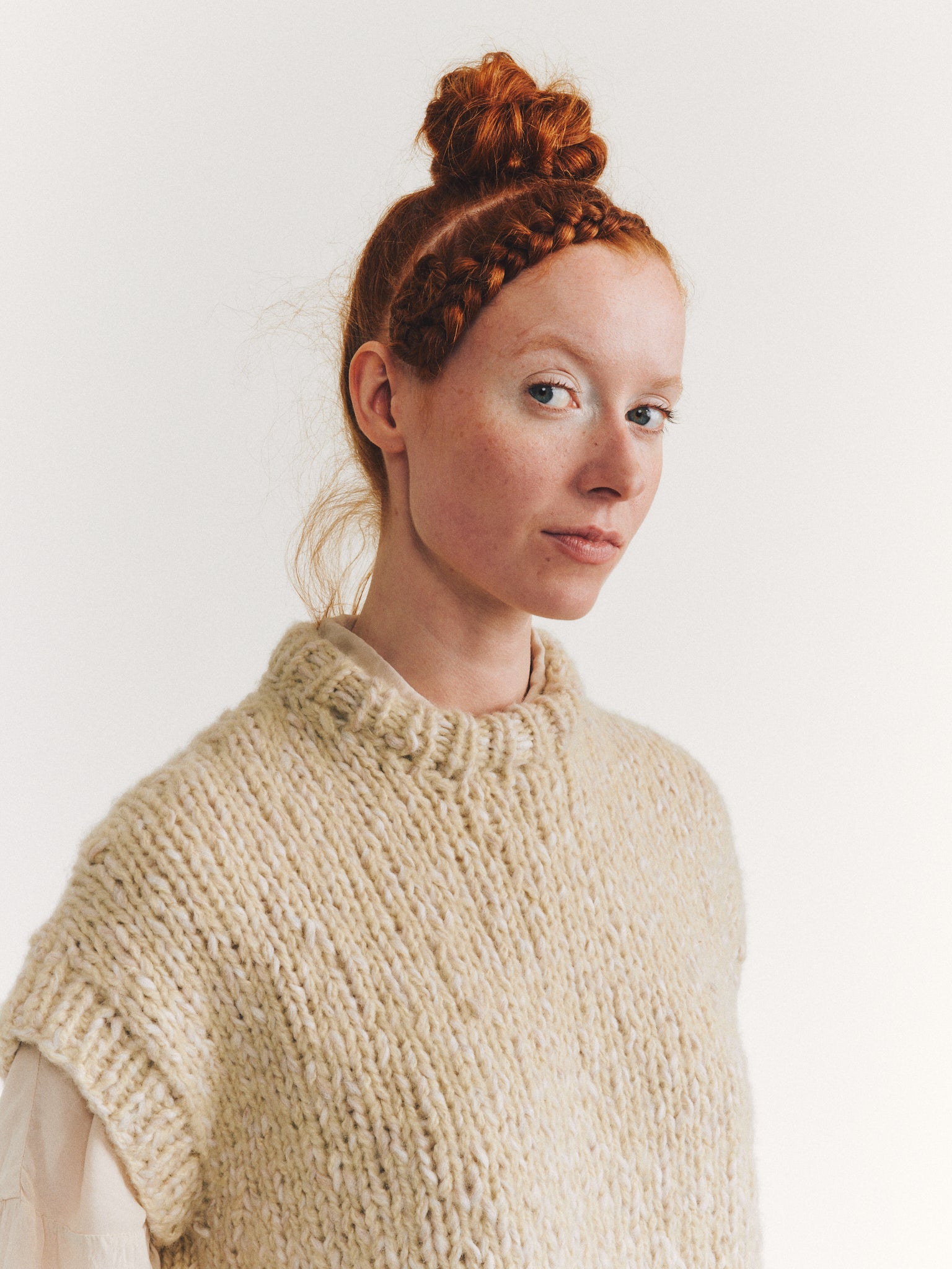 SLEEVELESS JUMPER - SOFTY MARLED - ECRU/ECRU