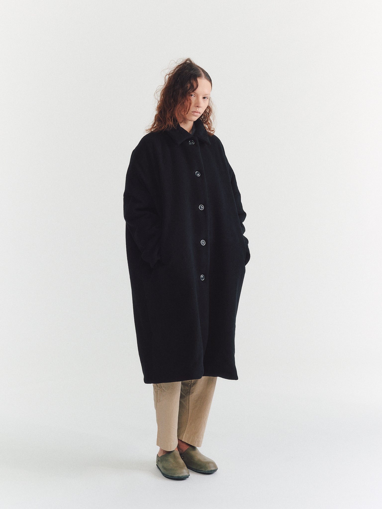 BIG BLOBBY COAT - KASPER - BLACK