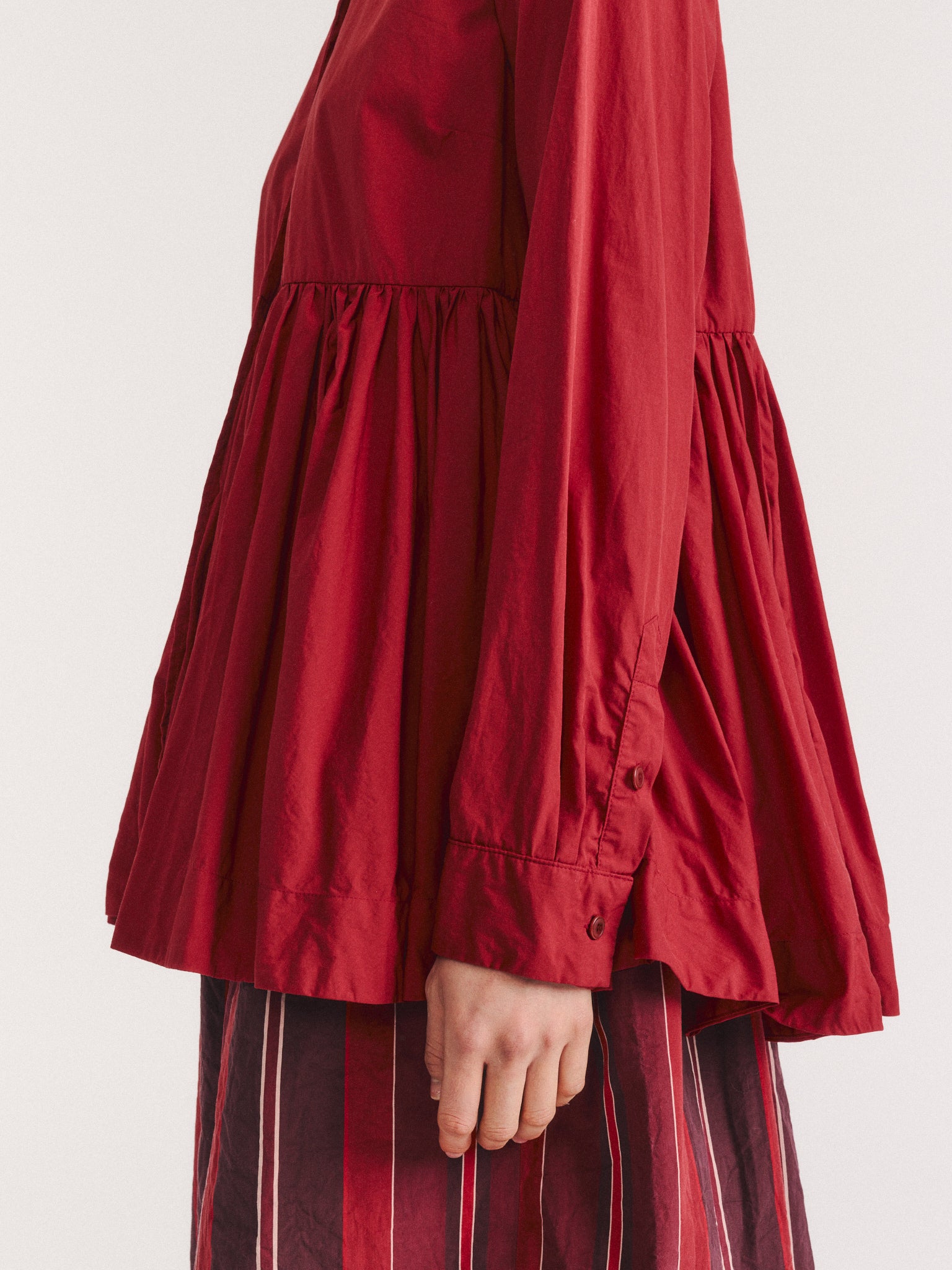 HALOE SHIRT - CHALK POPLIN - GARNET