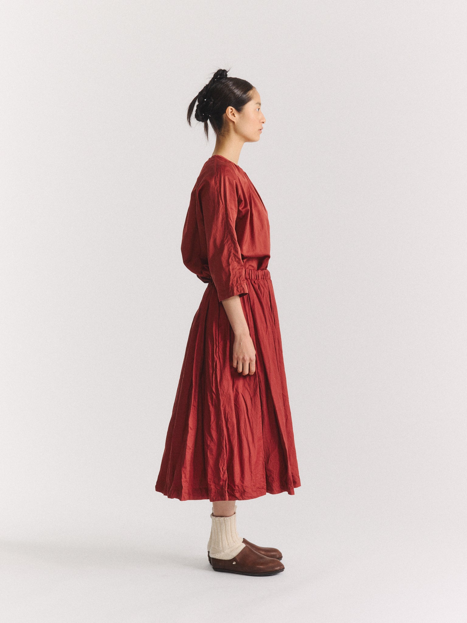 BB PLEAT SKIRT - TWILL COT SILK - BRICK