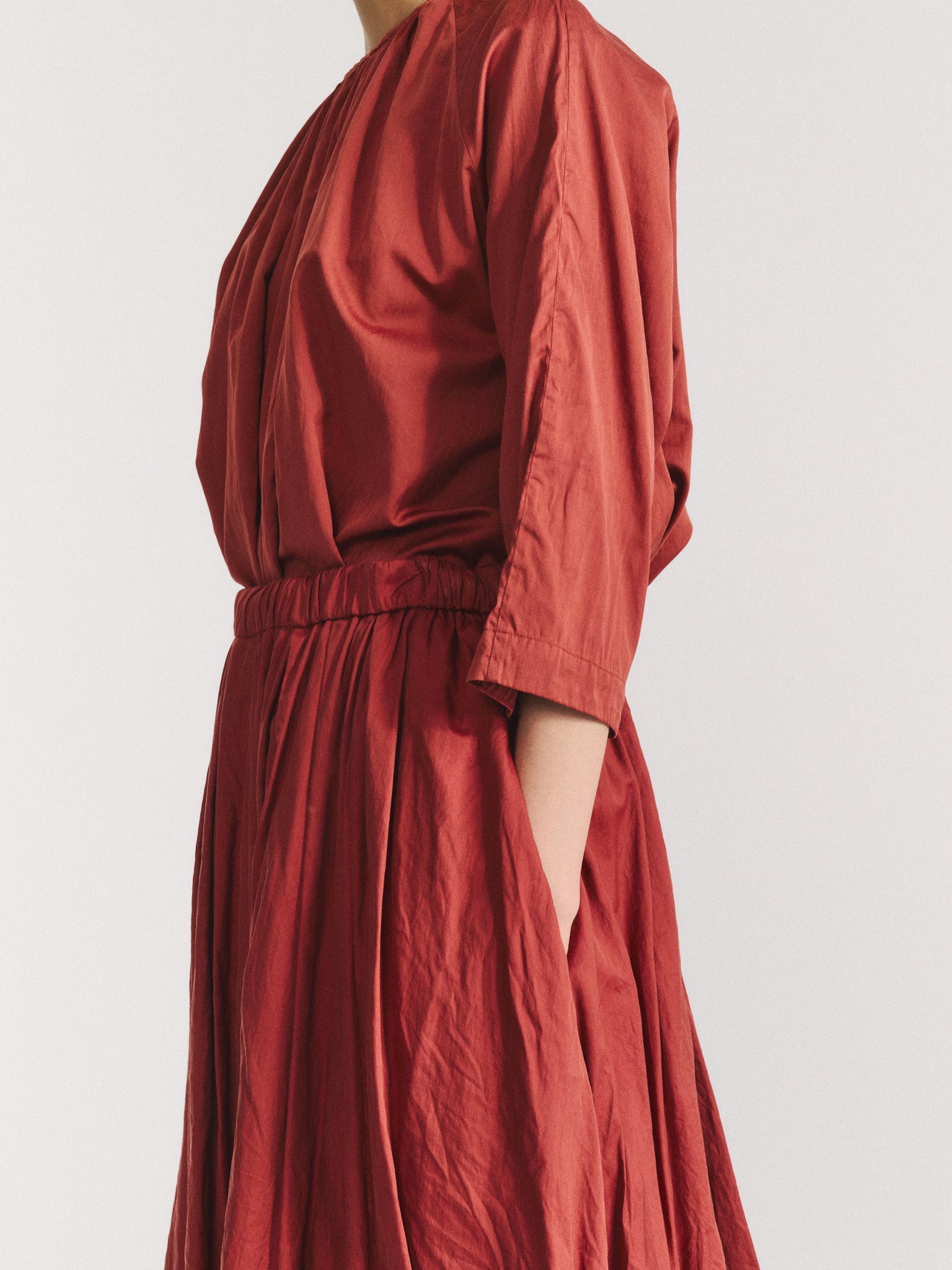 BB PLEAT SKIRT - TWILL COT SILK - BRICK