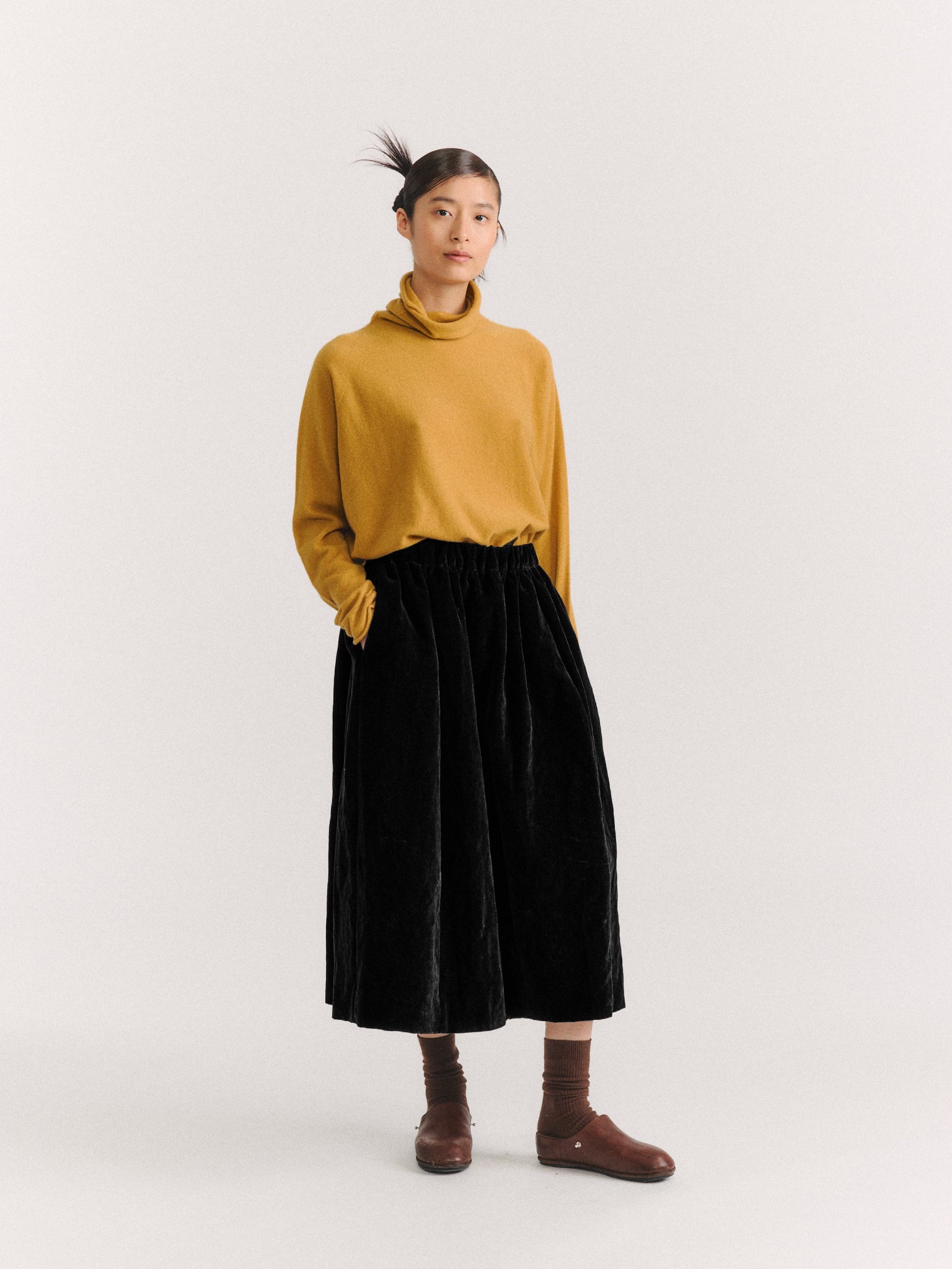 GHOSTY SKIRT - MID VELVET - BLACK