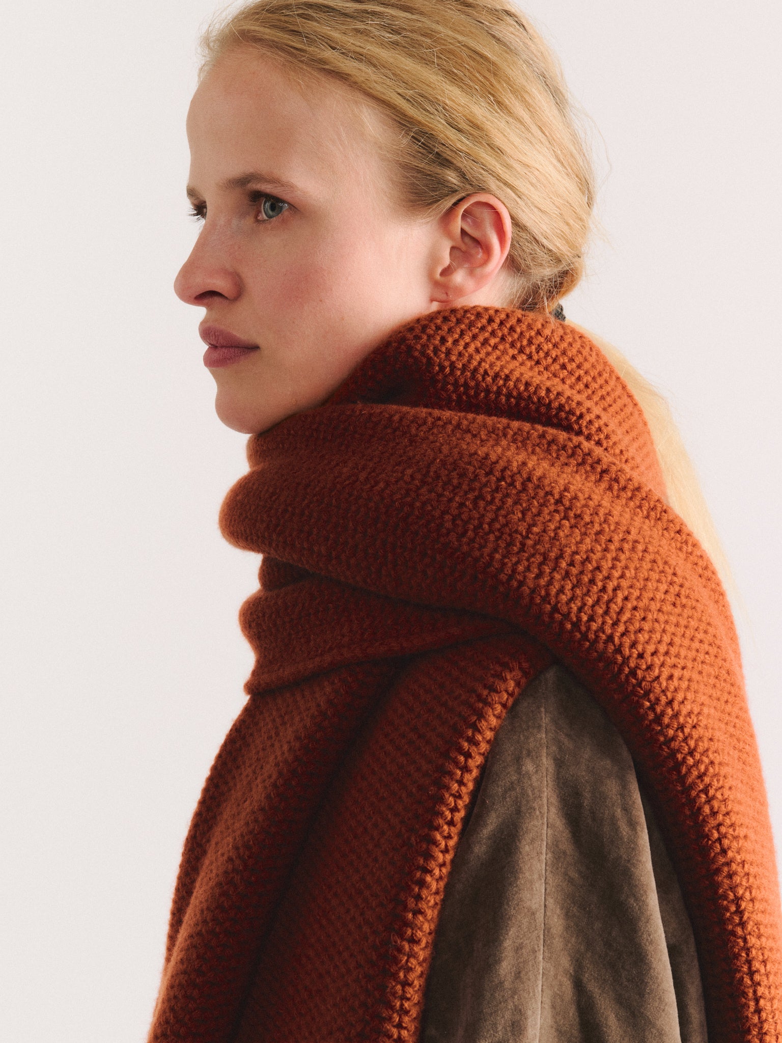 ROVER SCARF - WOOLY - LINDT