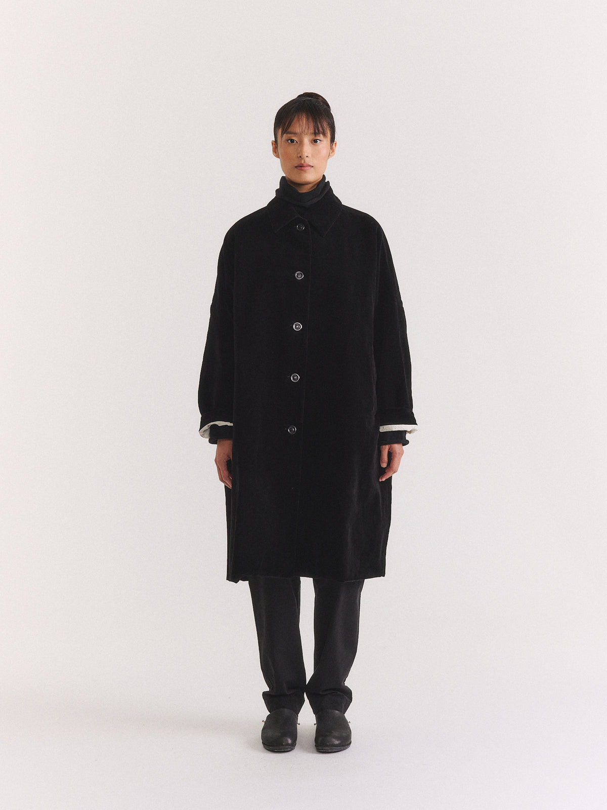 BIG BLOBBY COAT - MID VELVET - BLACK