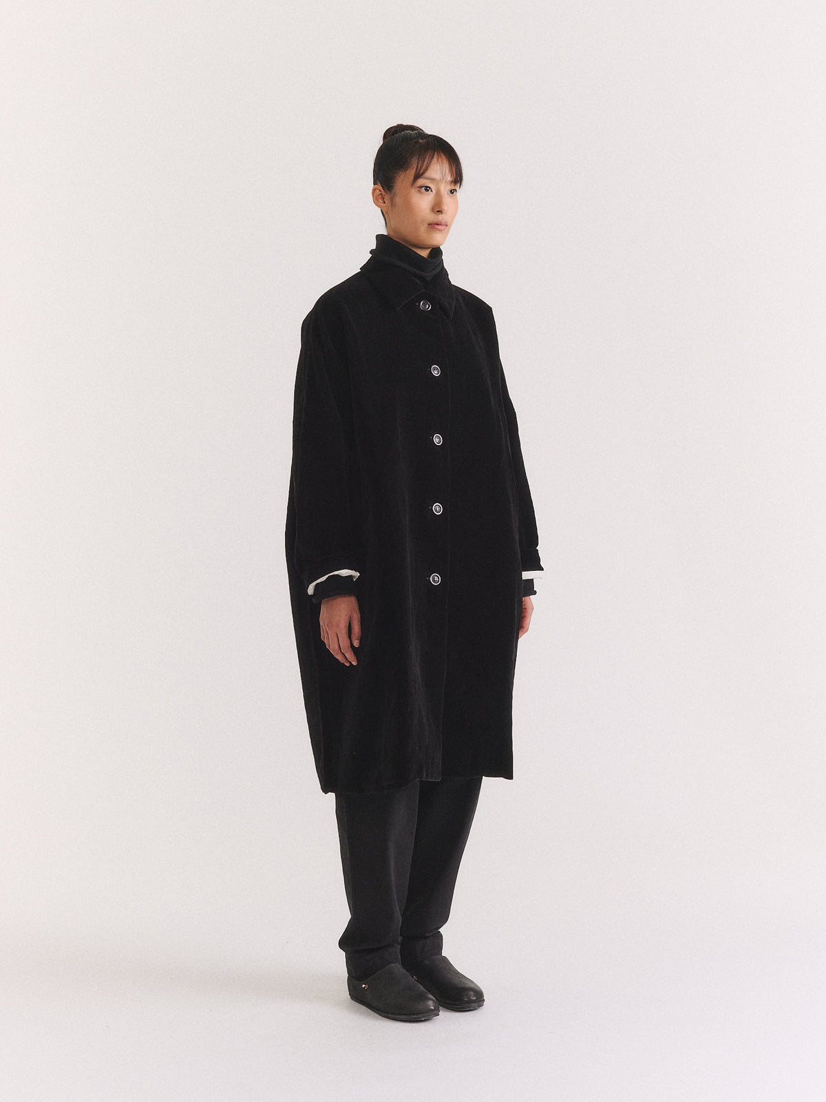BIG BLOBBY COAT - MID VELVET - BLACK