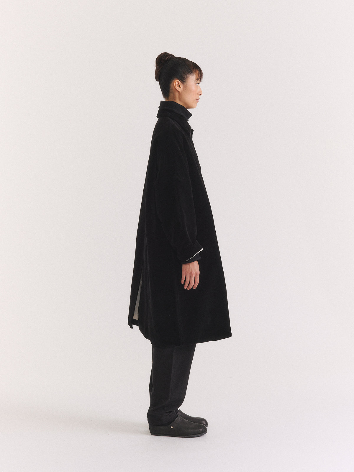 BIG BLOBBY COAT - MID VELVET - BLACK