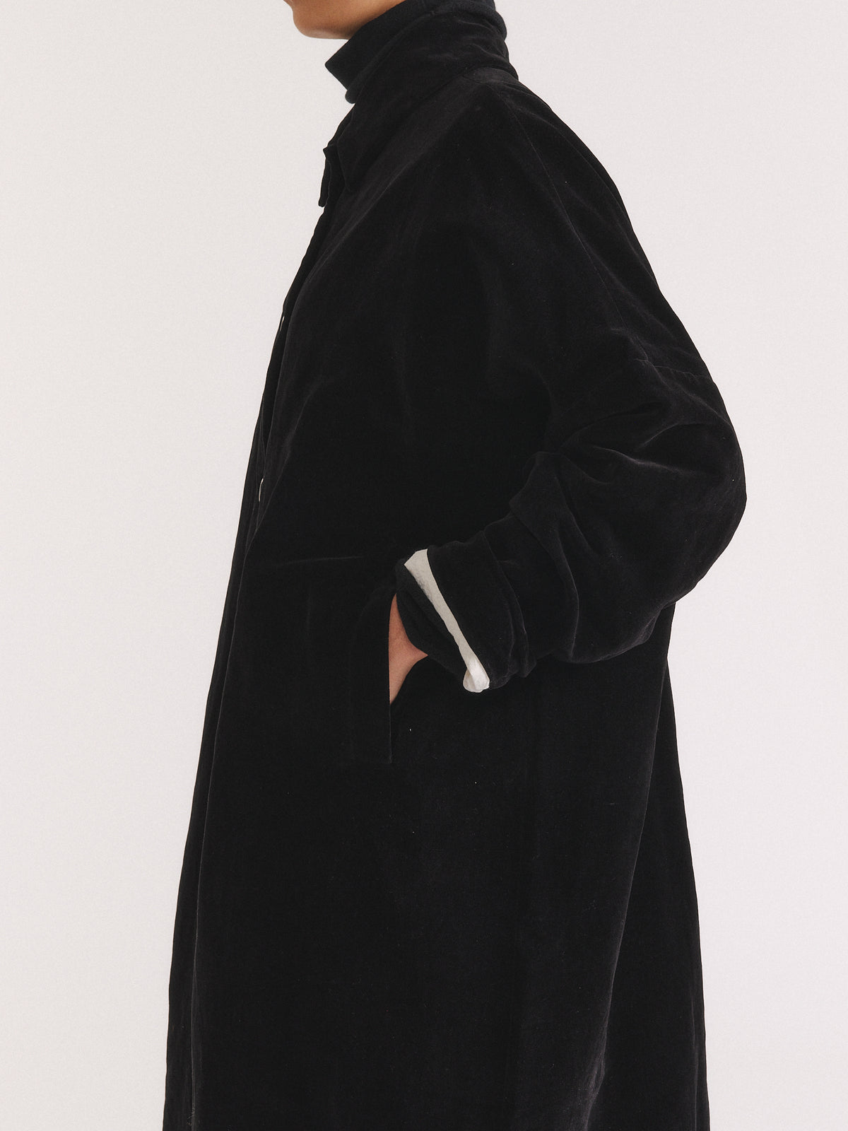 BIG BLOBBY COAT - MID VELVET - BLACK