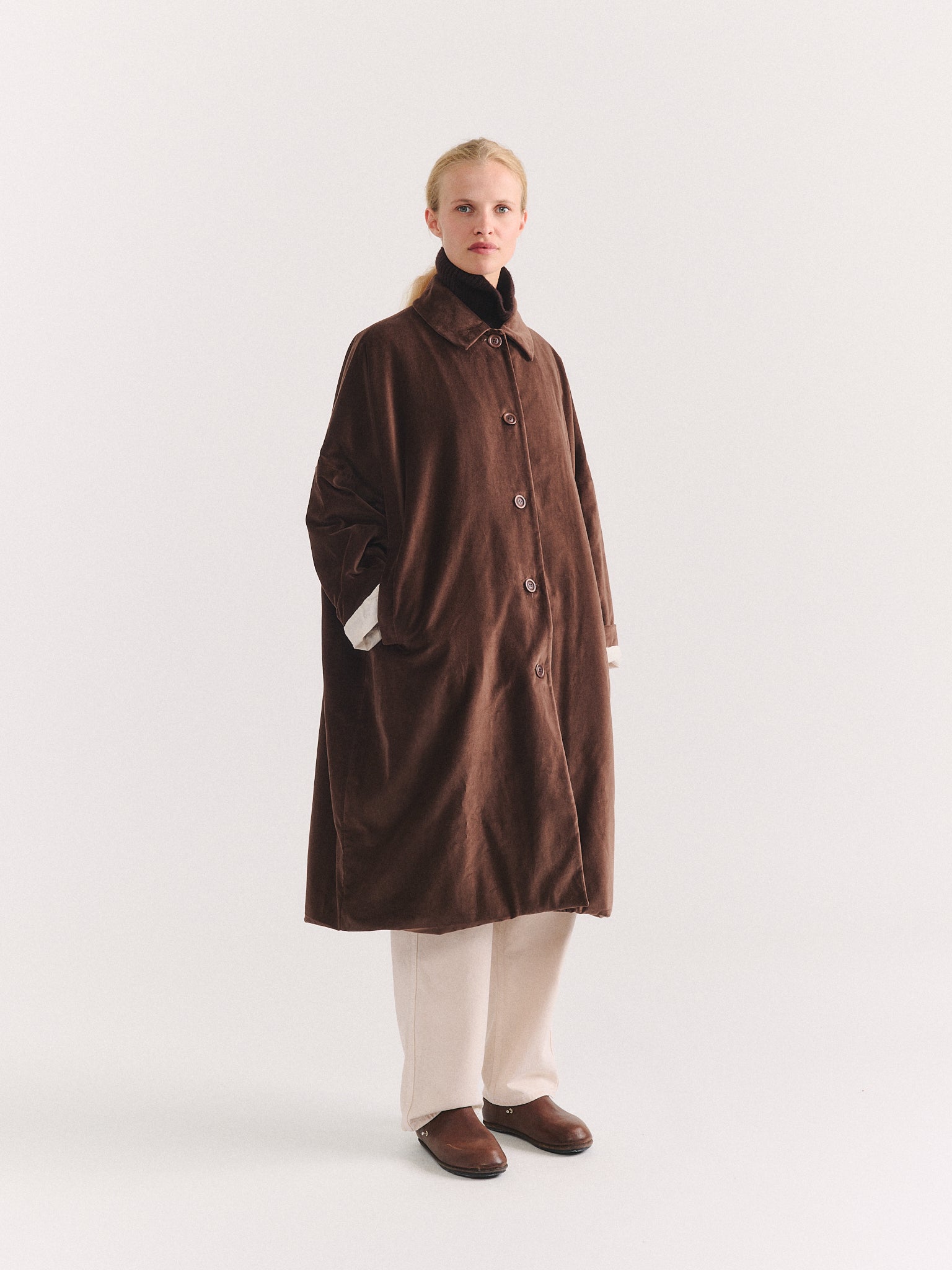 BIG BLOBBY COAT - VELVET - BROWN