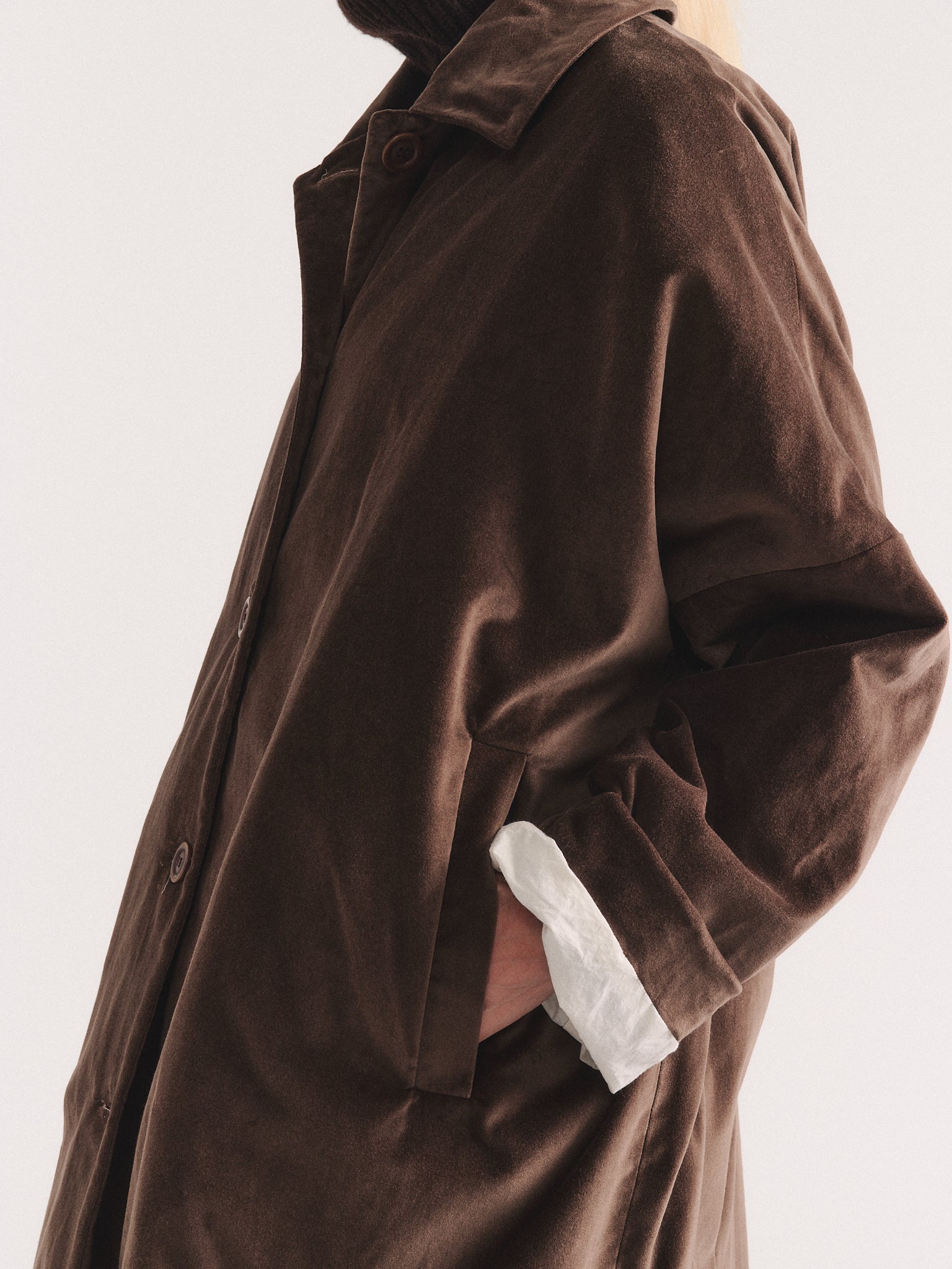 BIG BLOBBY COAT - VELVET - BROWN