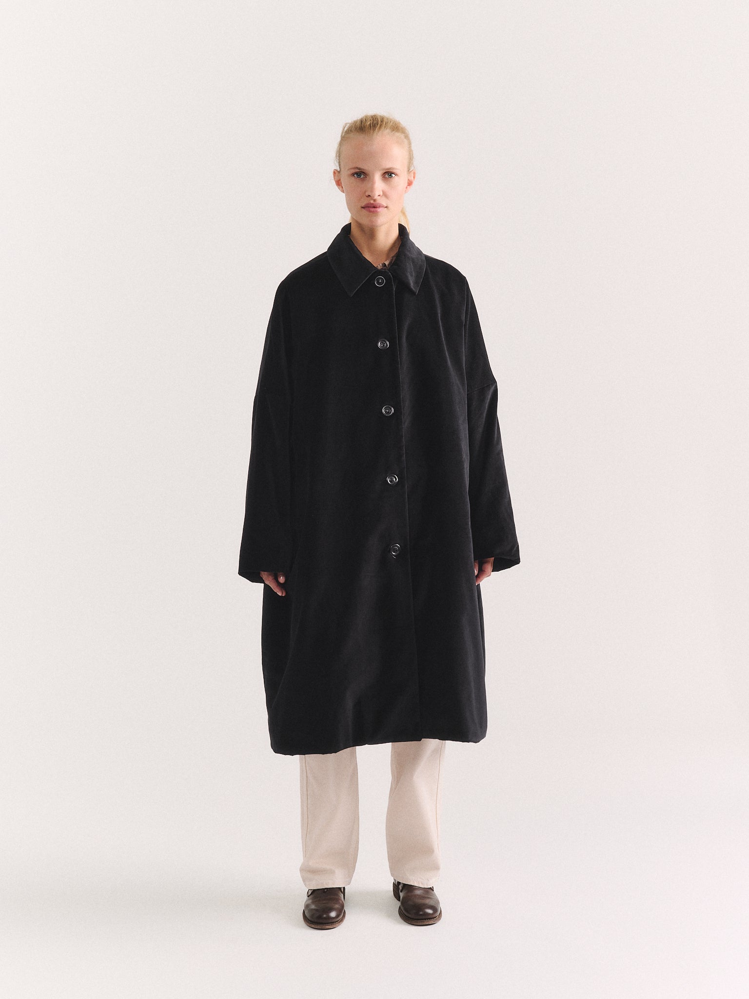 BIG BLOBBY COAT - VELVET - BLACK