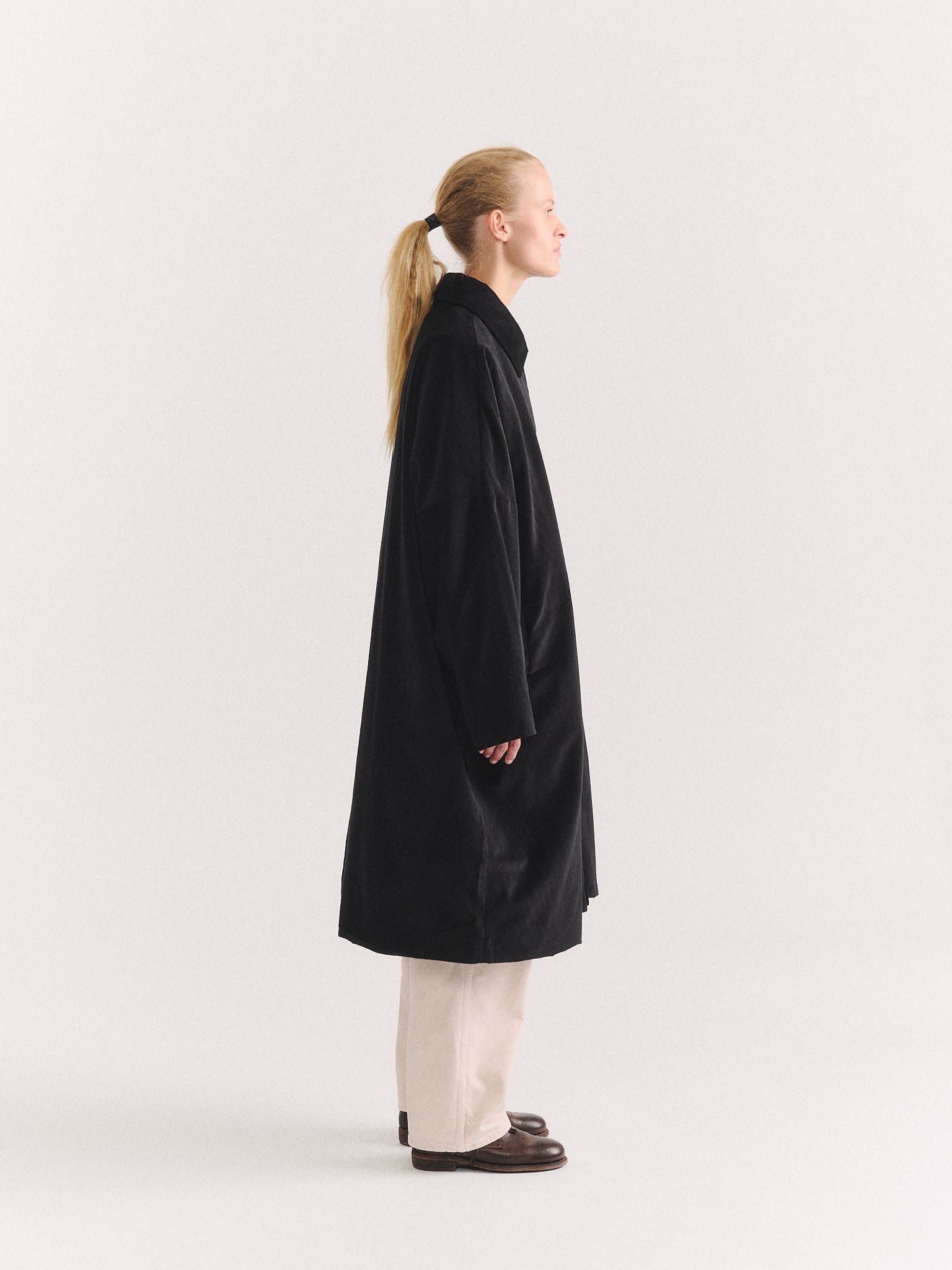 BIG BLOBBY COAT - VELVET - BLACK
