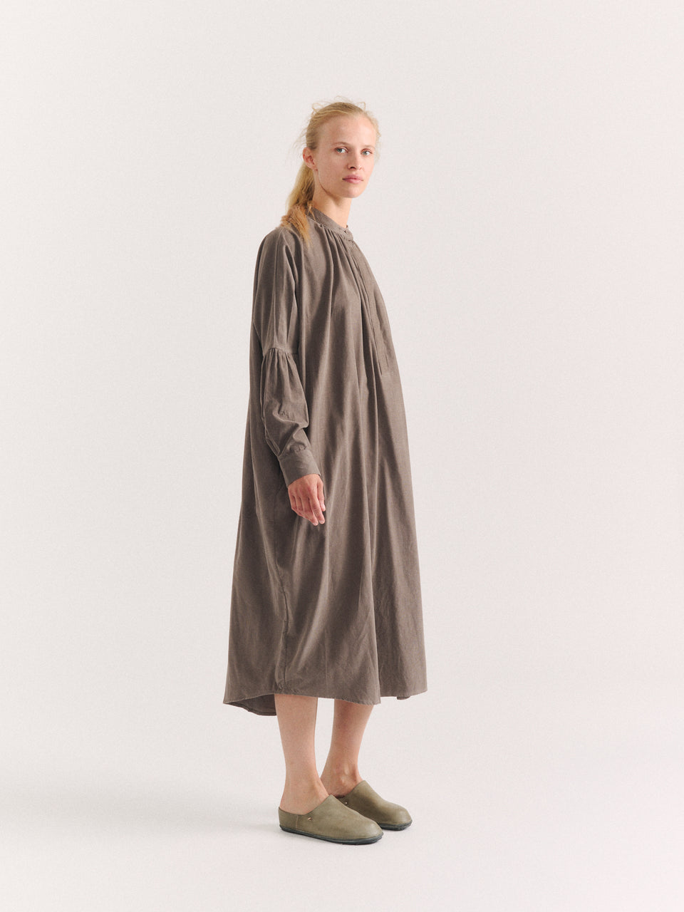 1901 DRESS - PIN CORD - LIGHT KHAKI