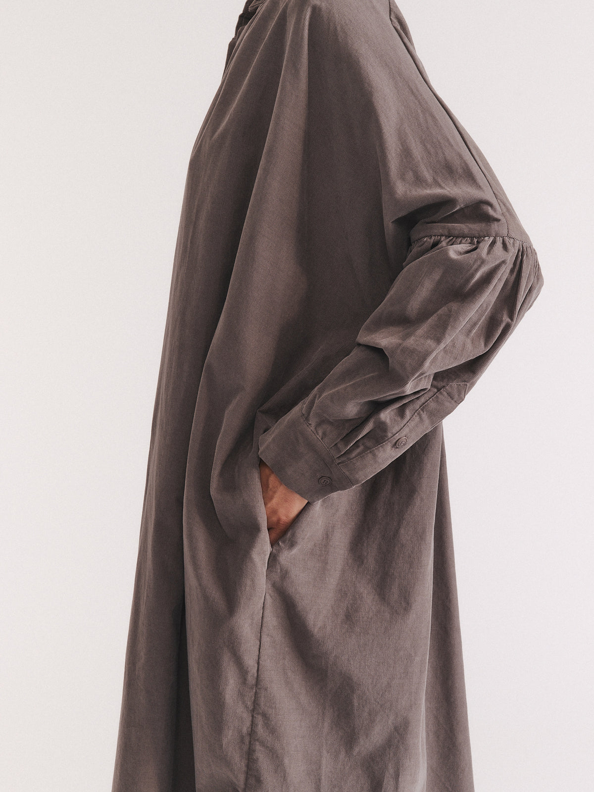 1901 DRESS - PIN CORD - LIGHT KHAKI