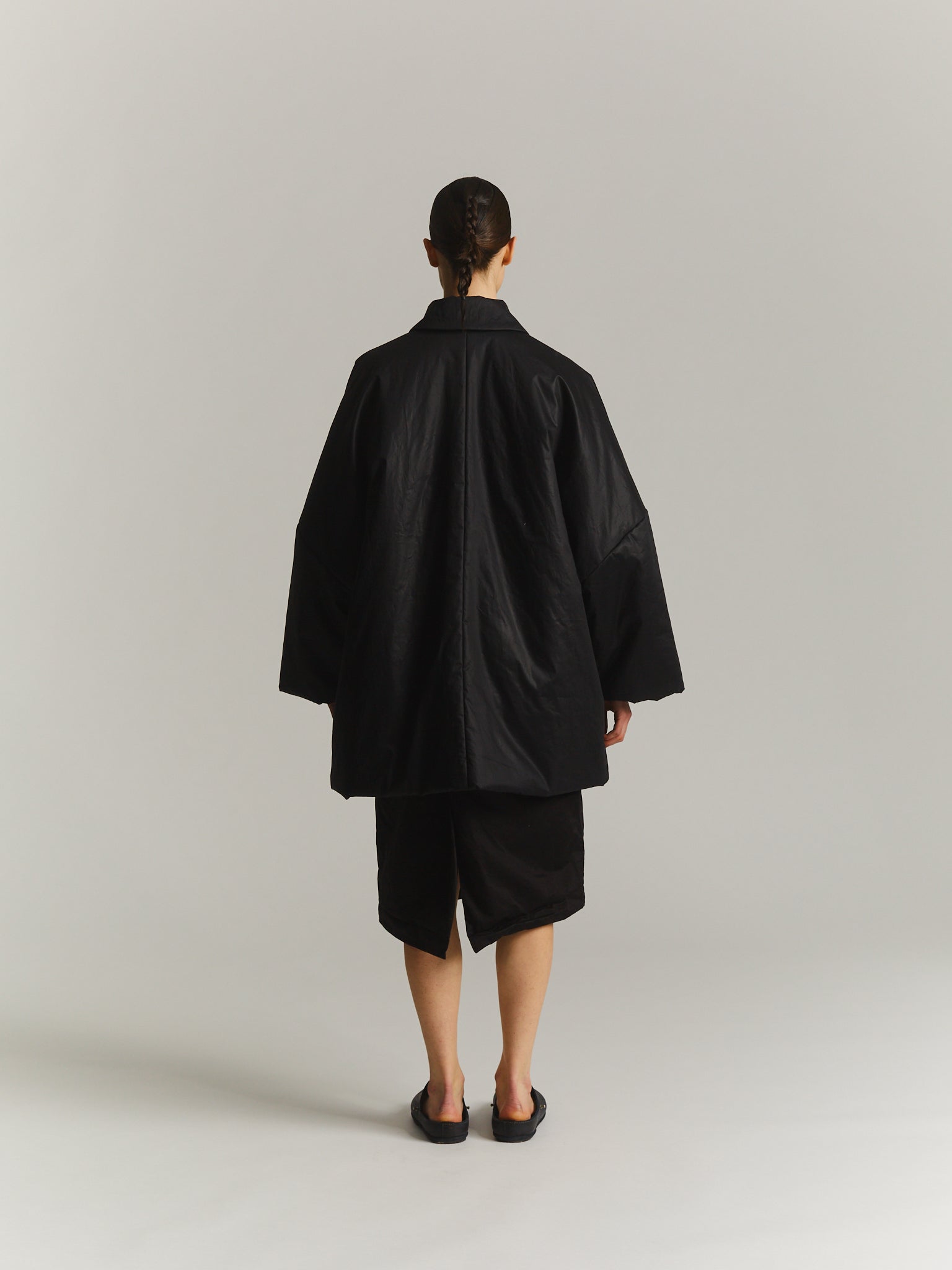 TRIANGLE COAT - LACQED - BLACK