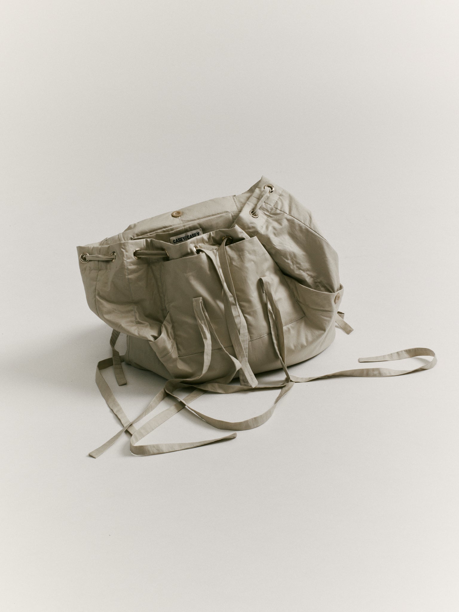 MILI BACK PACK - LACQUED - CONCRETE