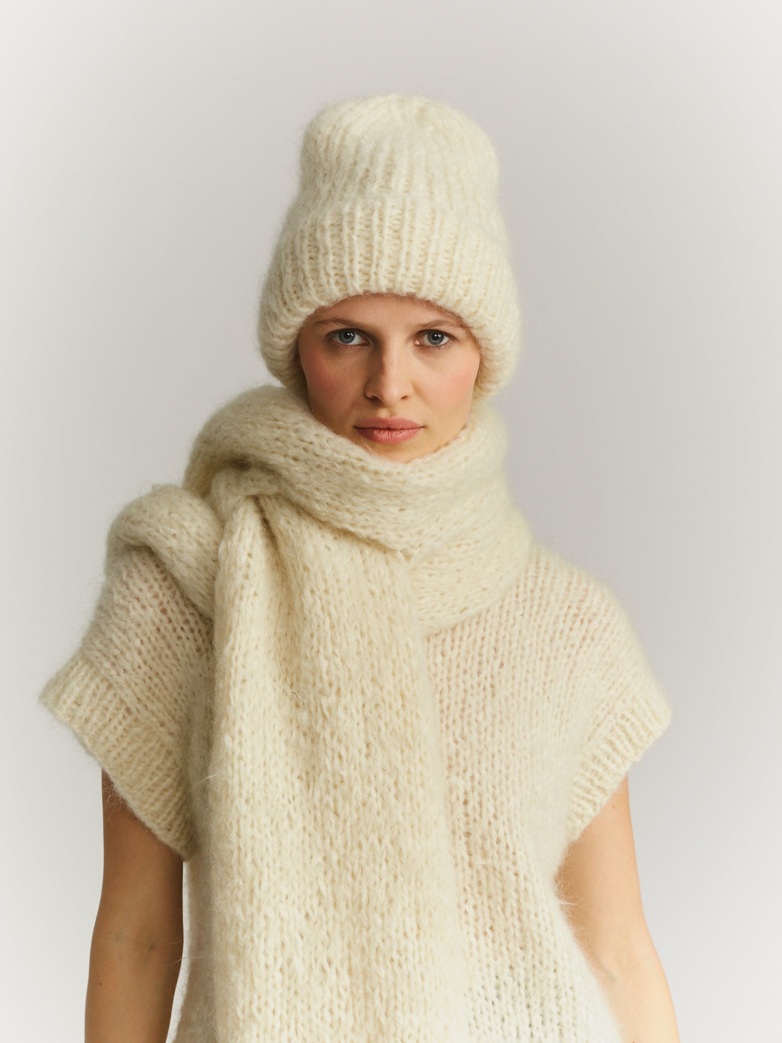 BONNET - MOHAIR - PORCELAINE