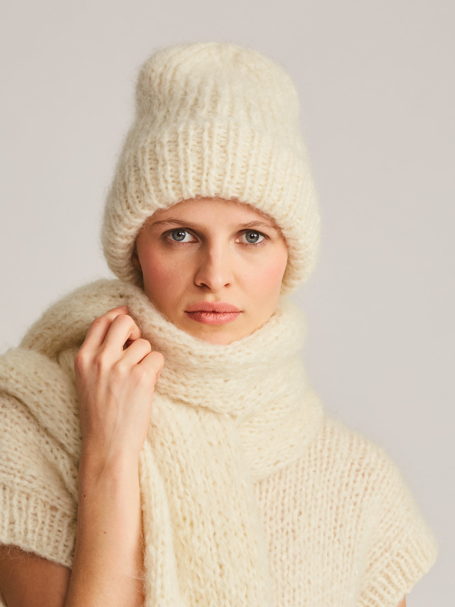 BONNET - MOHAIR - PORCELAINE