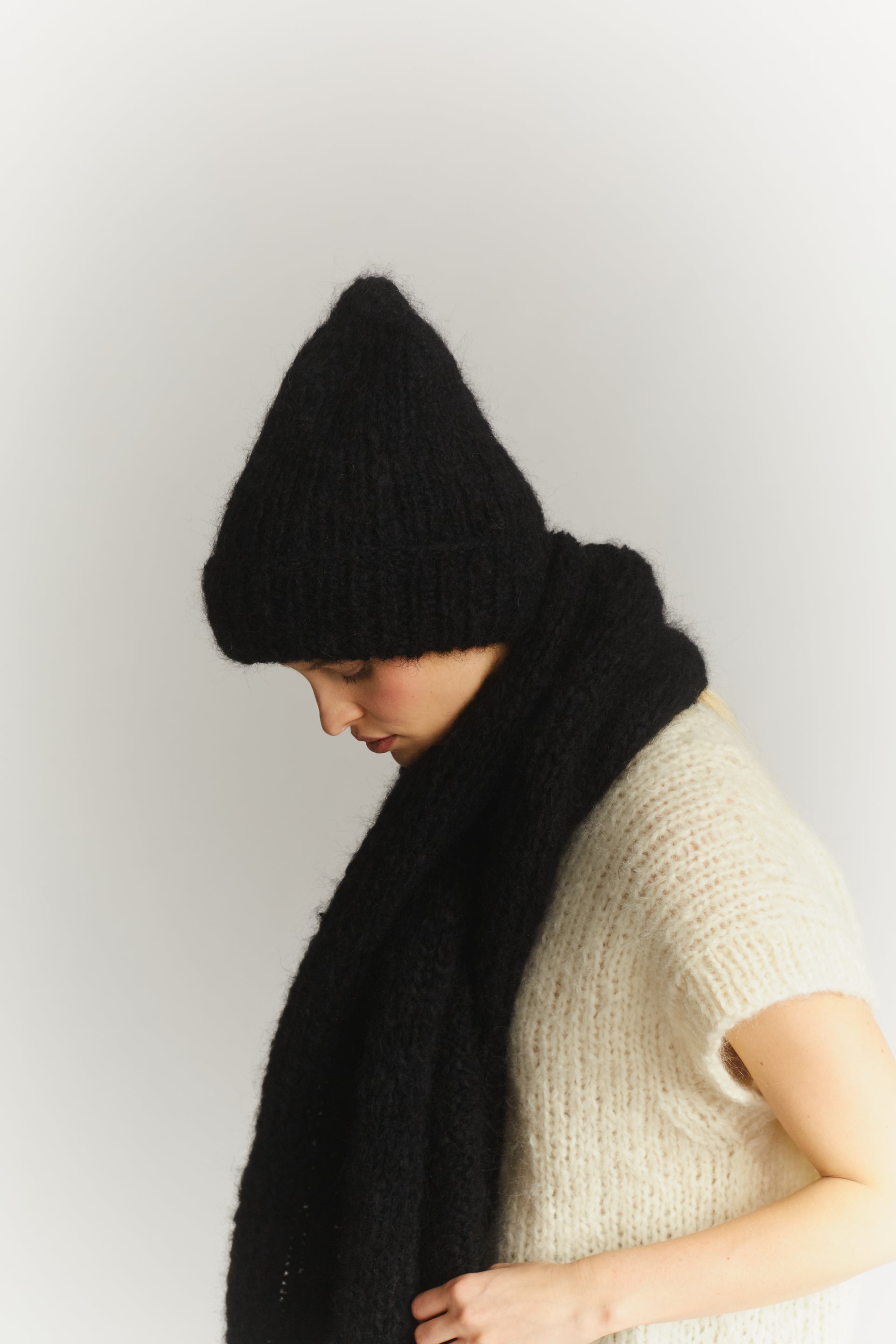 BEANIE  - MOHAIR - BLACK