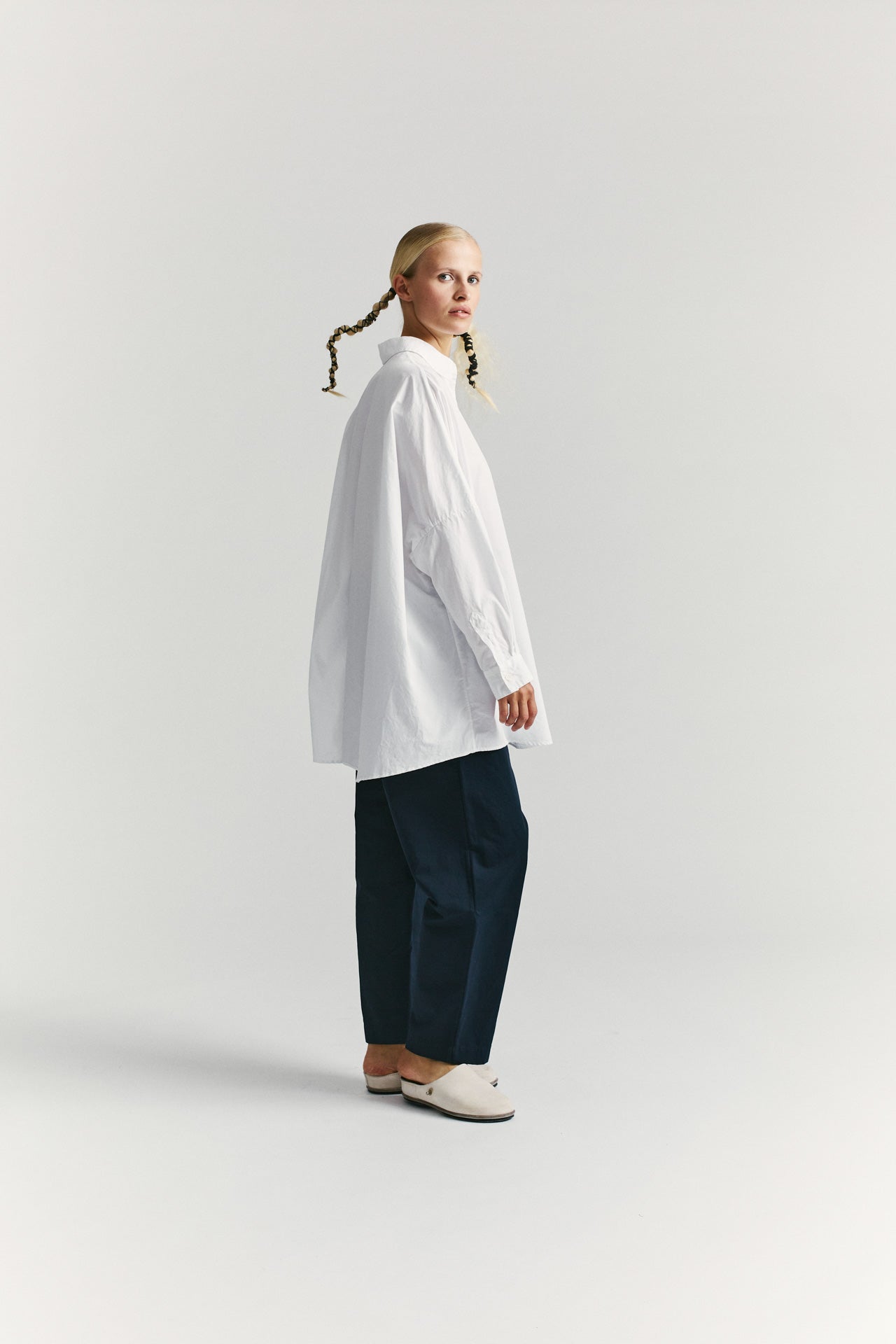 ATOMLESS LESS SHIRT - COT - WHITE