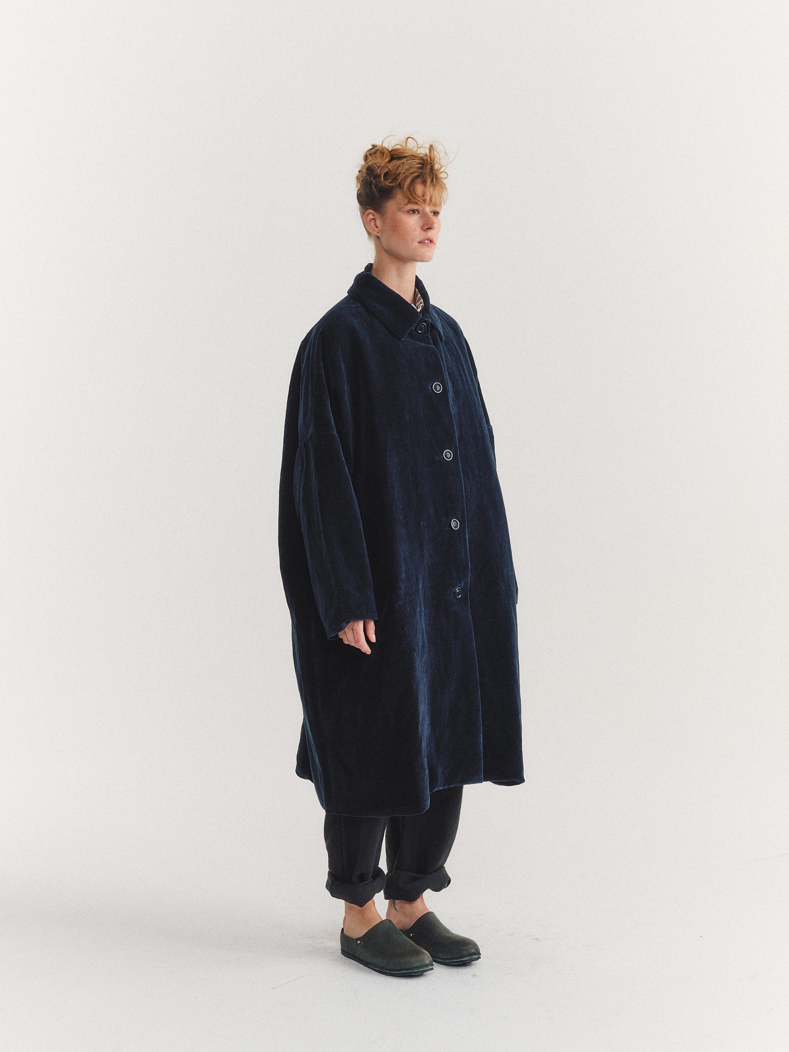 BIG BLOBBY COAT -  MID VELVET - NAVY