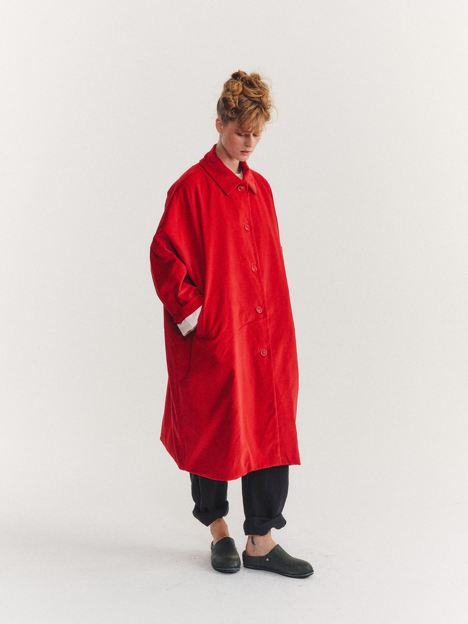 BIG BLOBBY COAT - VELVET - RED