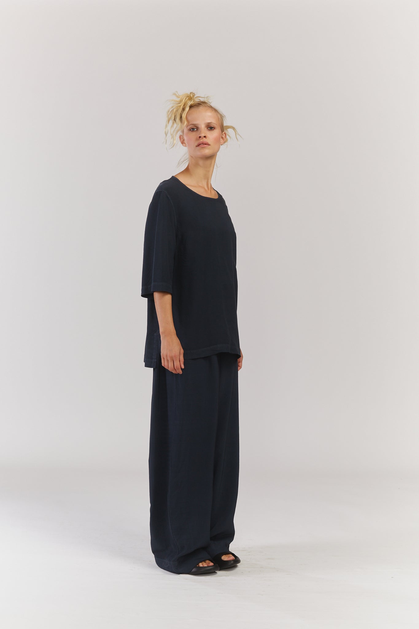 SIMPLE TOP - CUPRO - NAVY