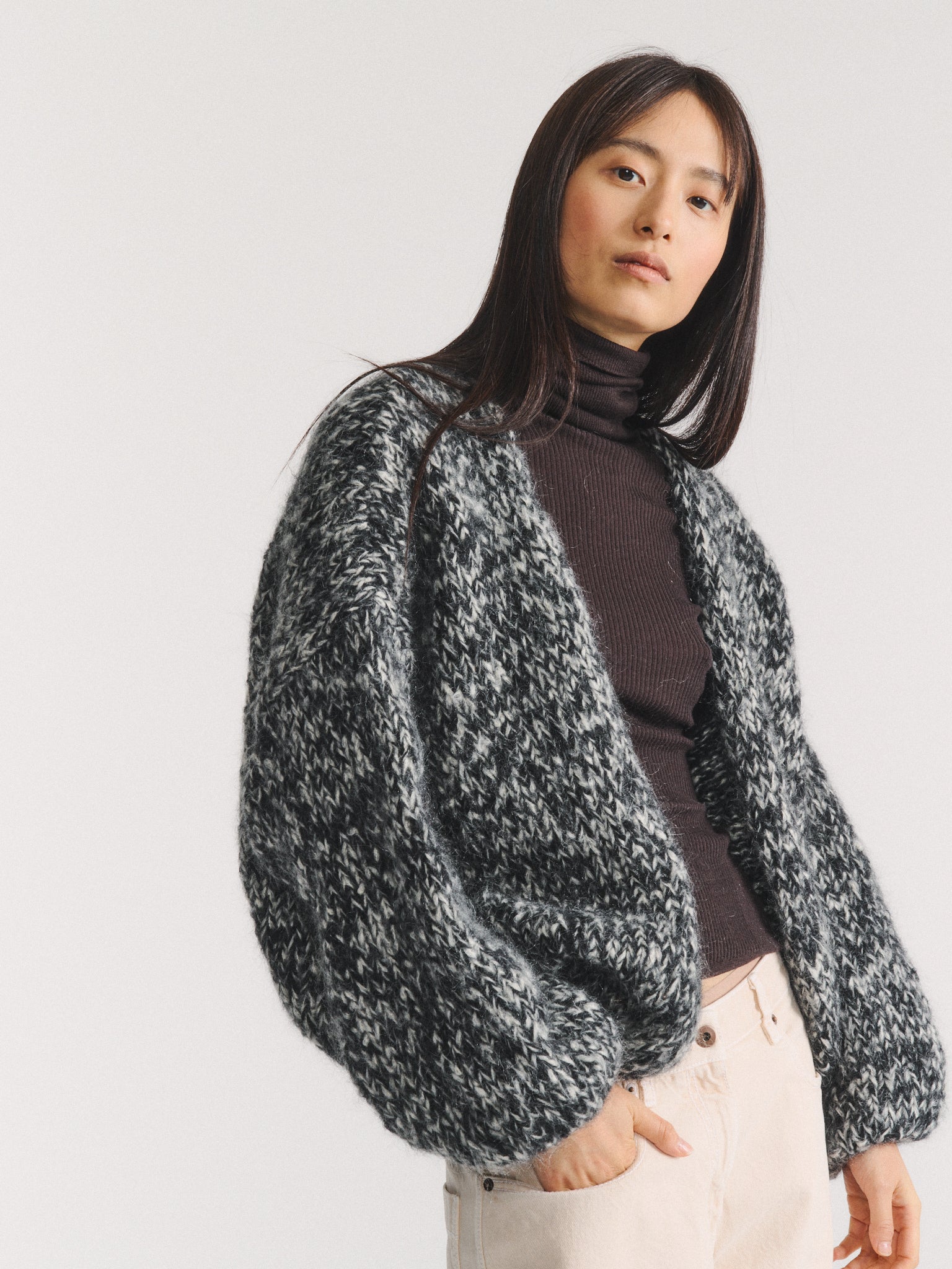 CARDIGAN COURT - NOIR/PORCELAINE